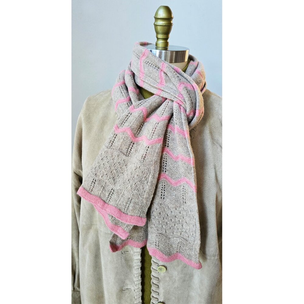 Fiori Di Firenze Light Oatmeal & Light Pink Woven Zig Zag Wool Pointelle Scarf